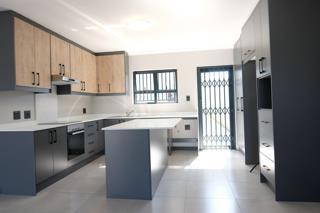 4 Bedroom Property for Sale in Grassy Park Western Cape